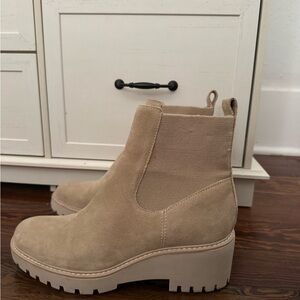 Dolce vita Tan Suede Boots